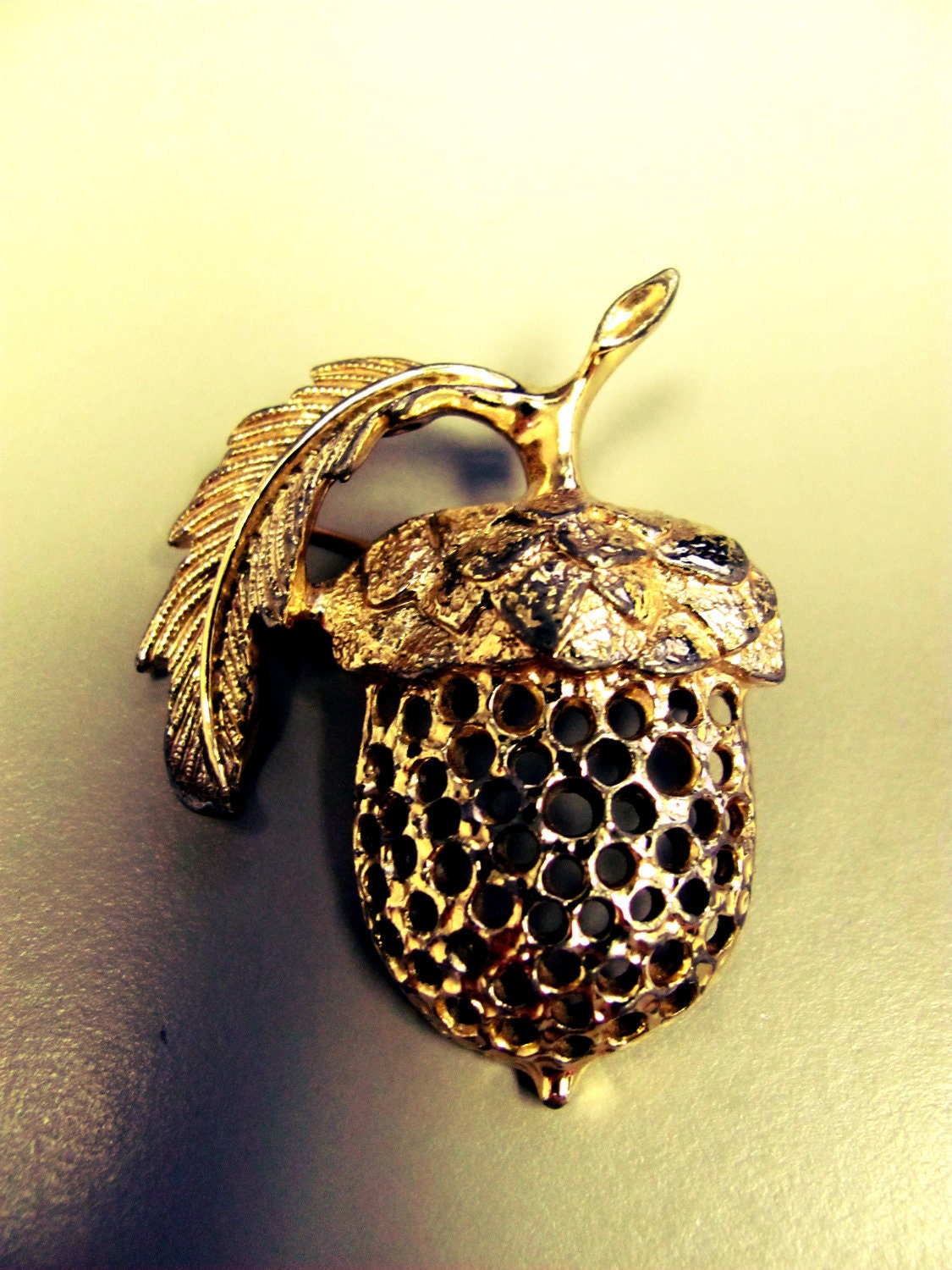 5 DOLLAR SALE Vintage Sarah Cov. Acorn Brooch/ Pin