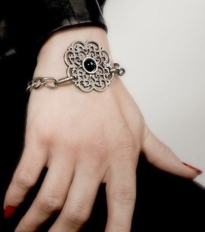 METAL FLOWER bracelet