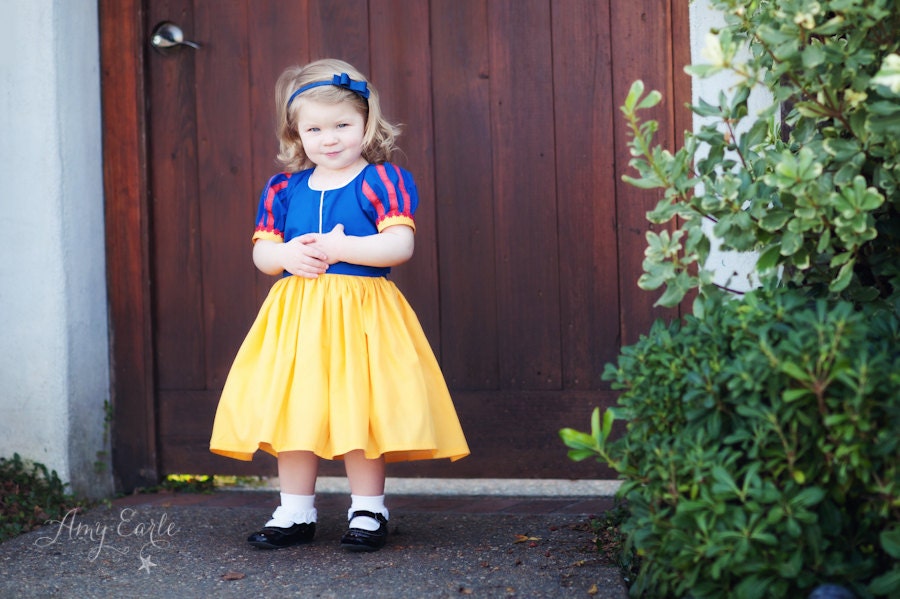 Snow White Dress - Size 2T-12