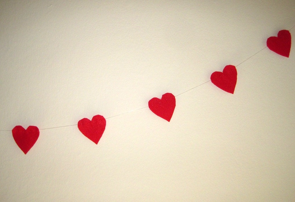 Christmas garland made of red recycled eco felt hearts (5.5ft)