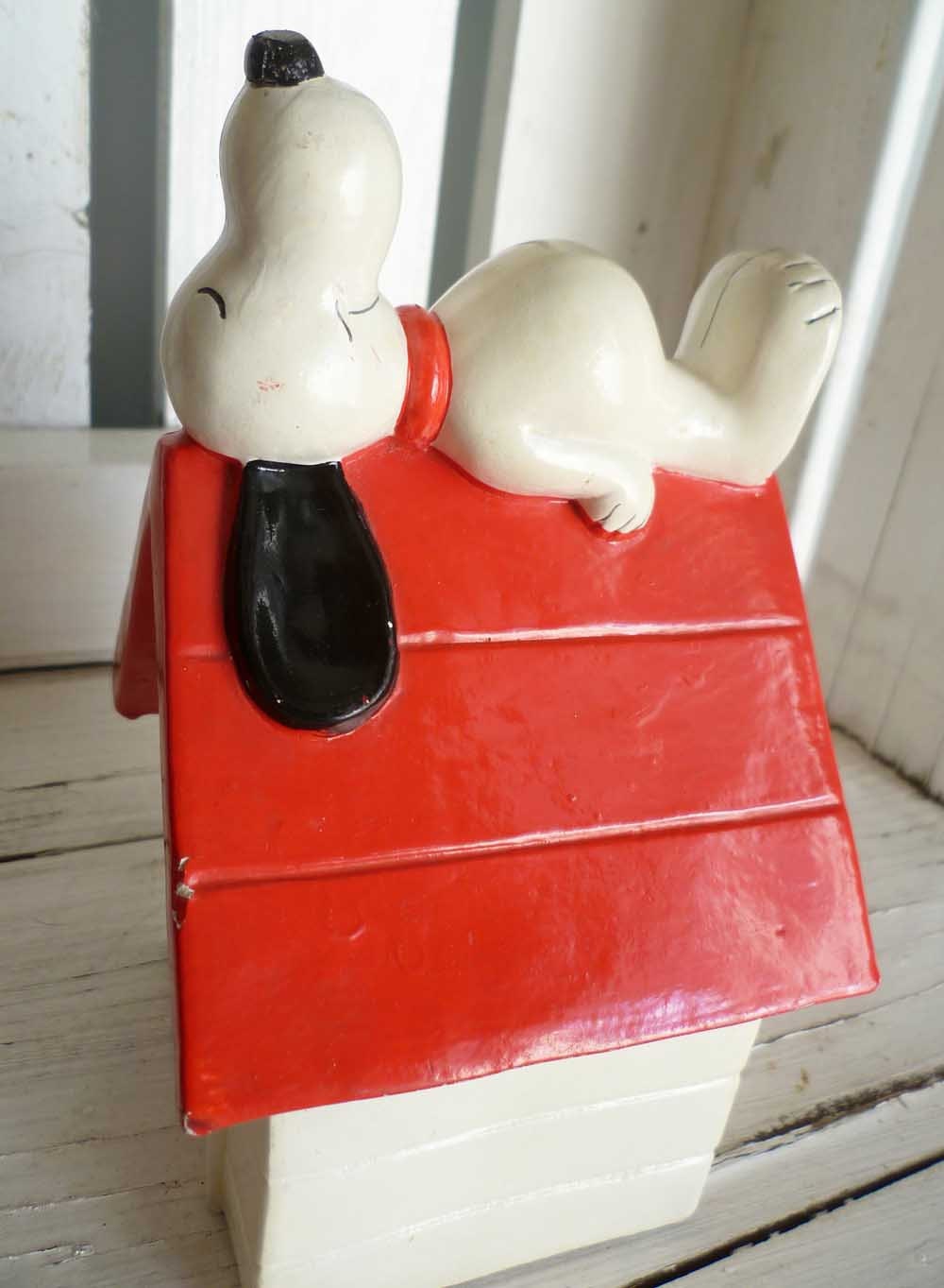 Vintage Snoopy Bank - Ceramic - Peanuts - Dog House - 70s