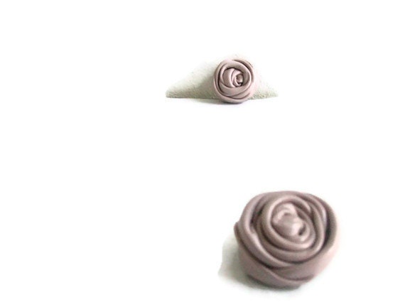 Lilac leather flower shoe clips