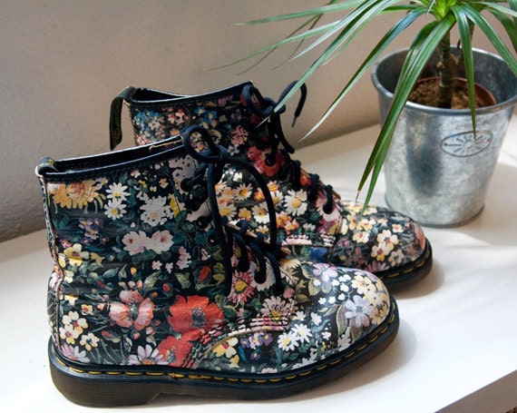 SALE Size 9 Floral Doc Marten's Boots 90's grunge