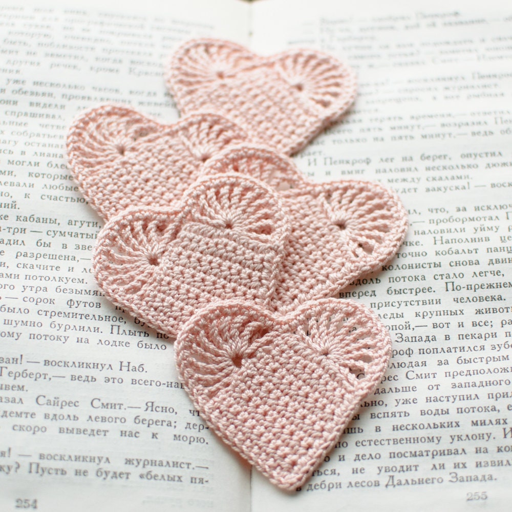 Set of 5 Crochet hearts applique Wedding decoration embellishment pale pink shabby chic