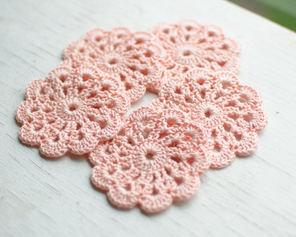 Set of 5 crochet flower appliques Apricot Pastel Birthday Party Decoration Wedding decoration Embellishment