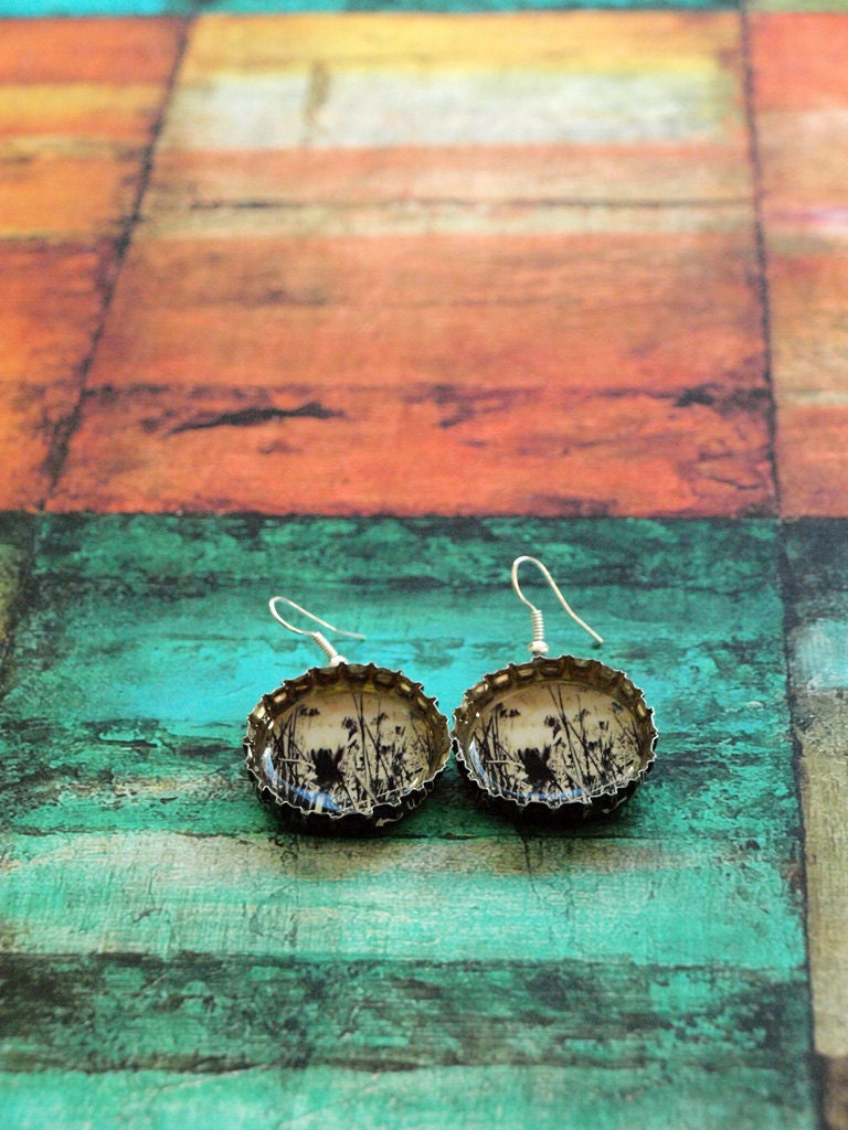Upcycled bottlecap photo earrings- Black and white summer dandelion photo