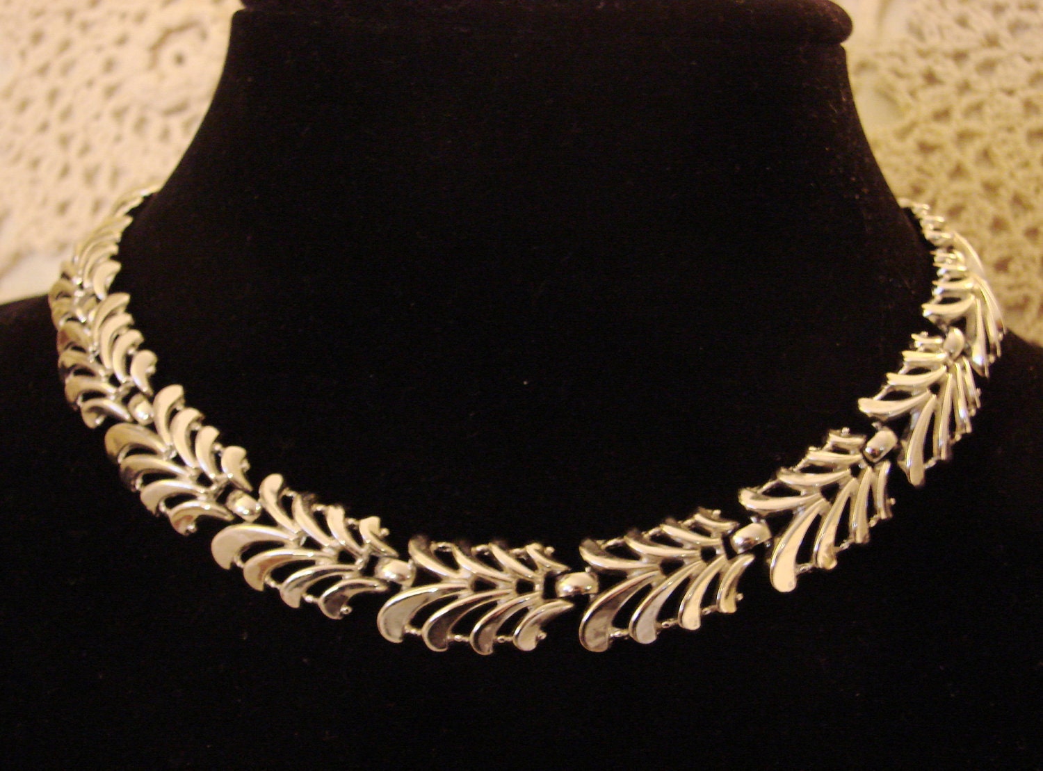 Vintage Retro Classic TRIFARI Necklace
