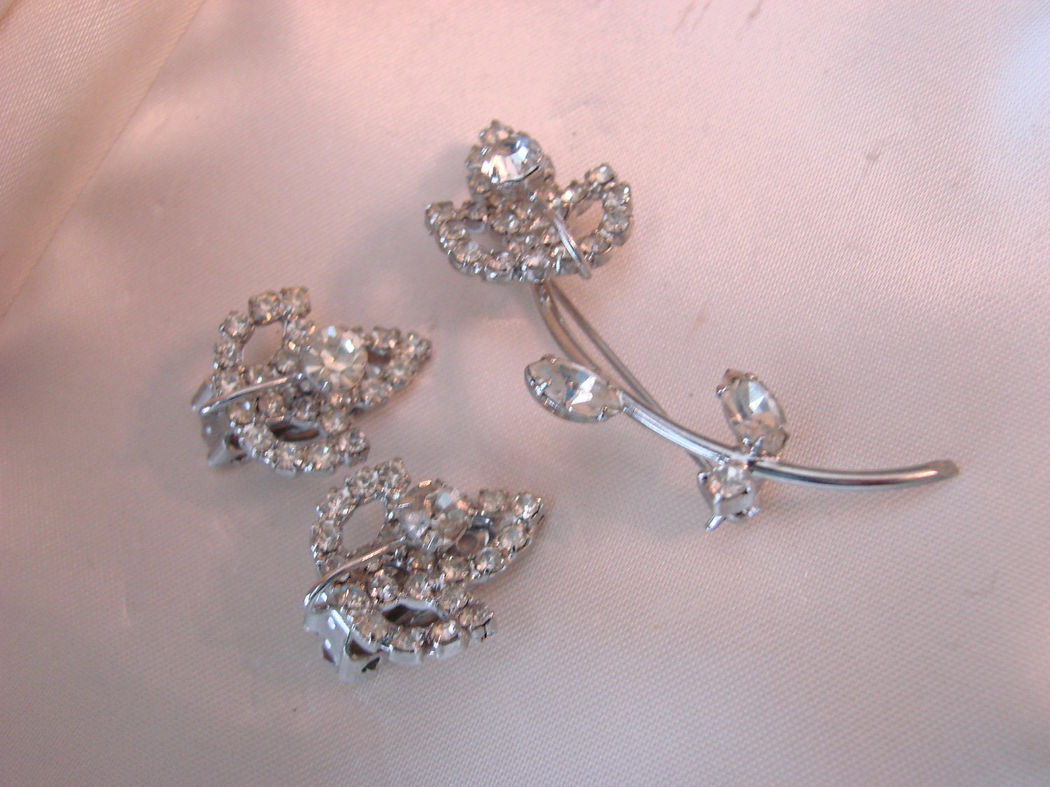 Reserved for Felicity 50s Rhinestone Demi Parure (Brooch & Earrings) Bridal