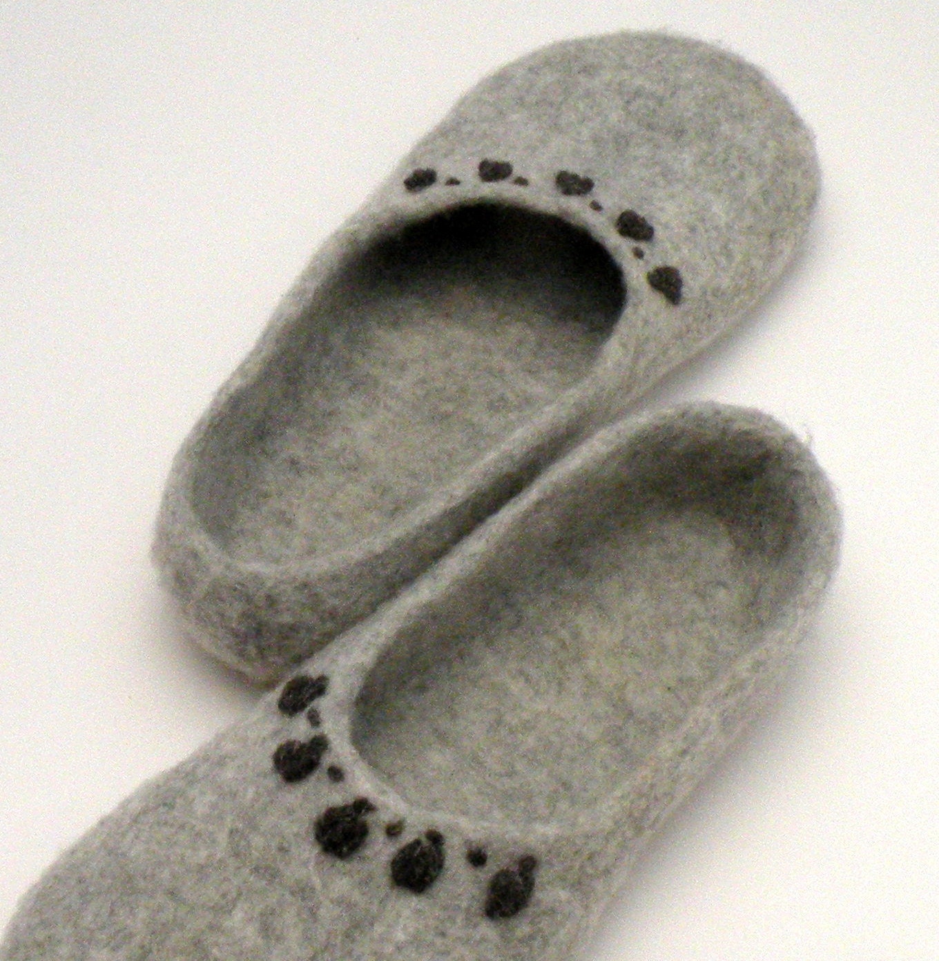 Felted slippers Grey - made to order  - handmade womens slippers - eco friendly - Eco-Friendly Clothing - Mothers day gift