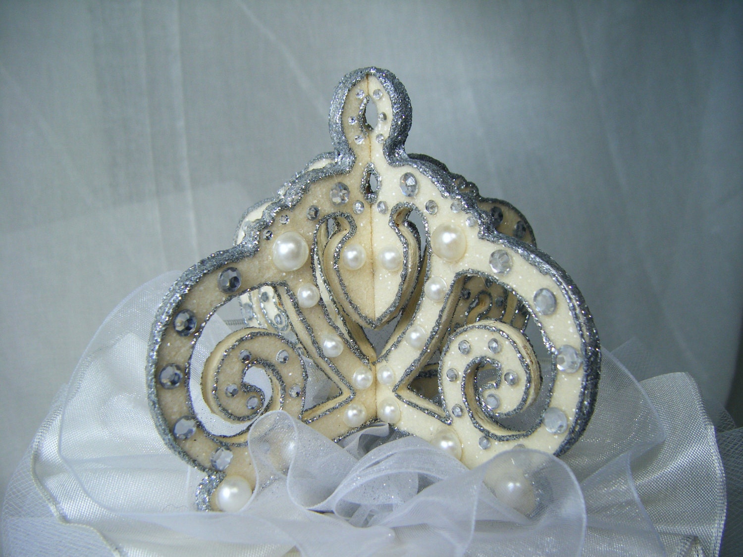 SALE Fascinator WHITE Crown  in Fresh White, Ivory, Silver and Pearl