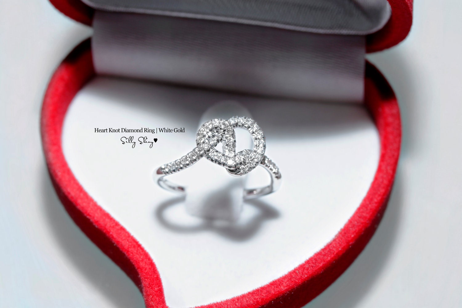 Heart Knot Diamond Ring 14K   .