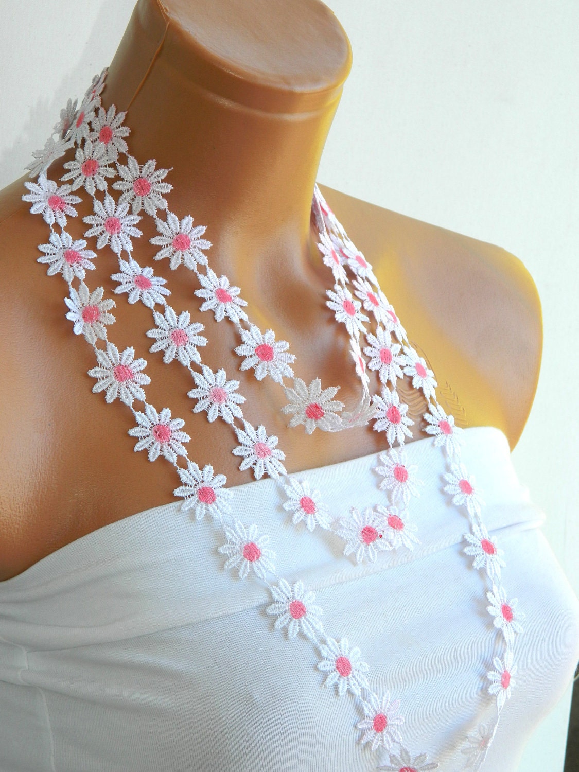Summer Fashion lace necklace, infinity white,daisy necklace, guipure scarf, floral necklace, romantic, elegant, wedding necklace