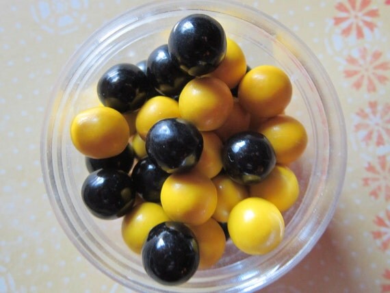 2oz Black & Yellow Batman Bee Candy Coated Cupcake Topper Sixlets Il_570xn
