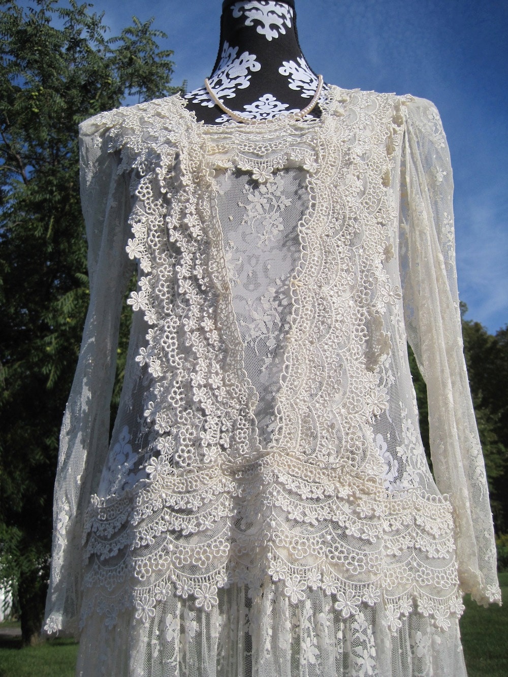 Lace Dress beautifully vintage