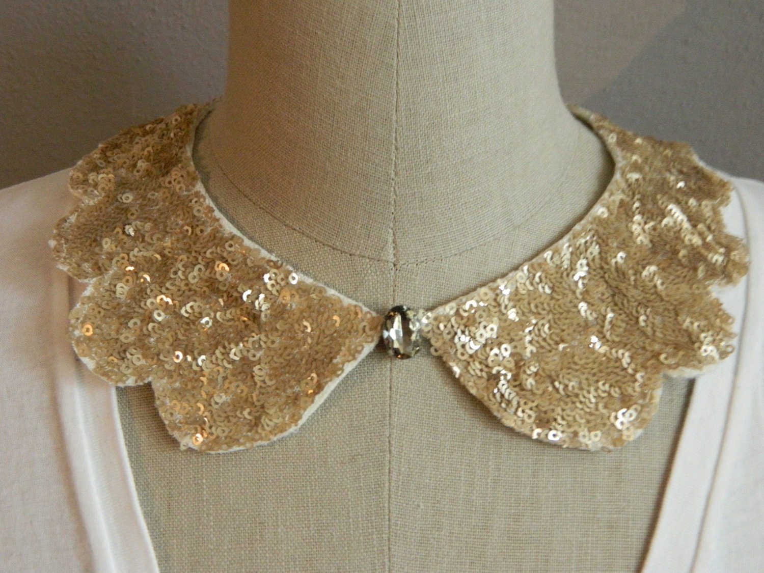 Gold Sequin Peter Pan Collar Necklace, with Scallop Shape and Jewelry Clasp Closure