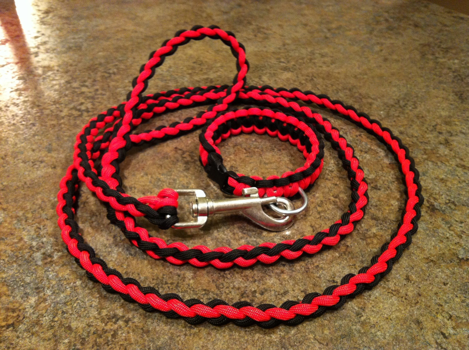 paracord dog leash