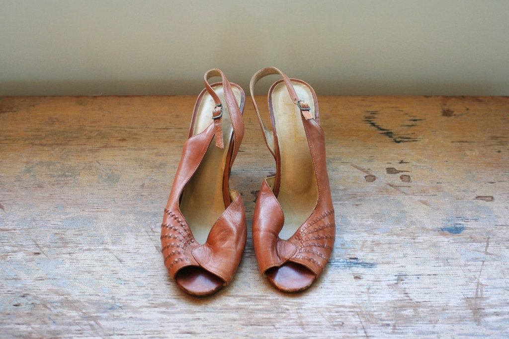 vintage brown tan peep toe high heels made in brazil imperial shoe 795-2808-28 813 285 asymmetrical stripped weaving angled strapped heels