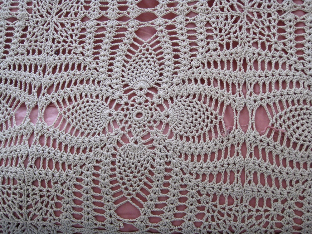 1920s French crochet quilt cover rose pink lining, now with FREE SHIPPING
