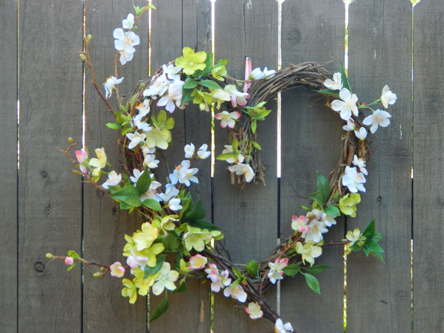 Valentines Wreath, Heart Wreath, Door Wreath, Spring Wreath, Outdoor Wreath, Floral Wreath