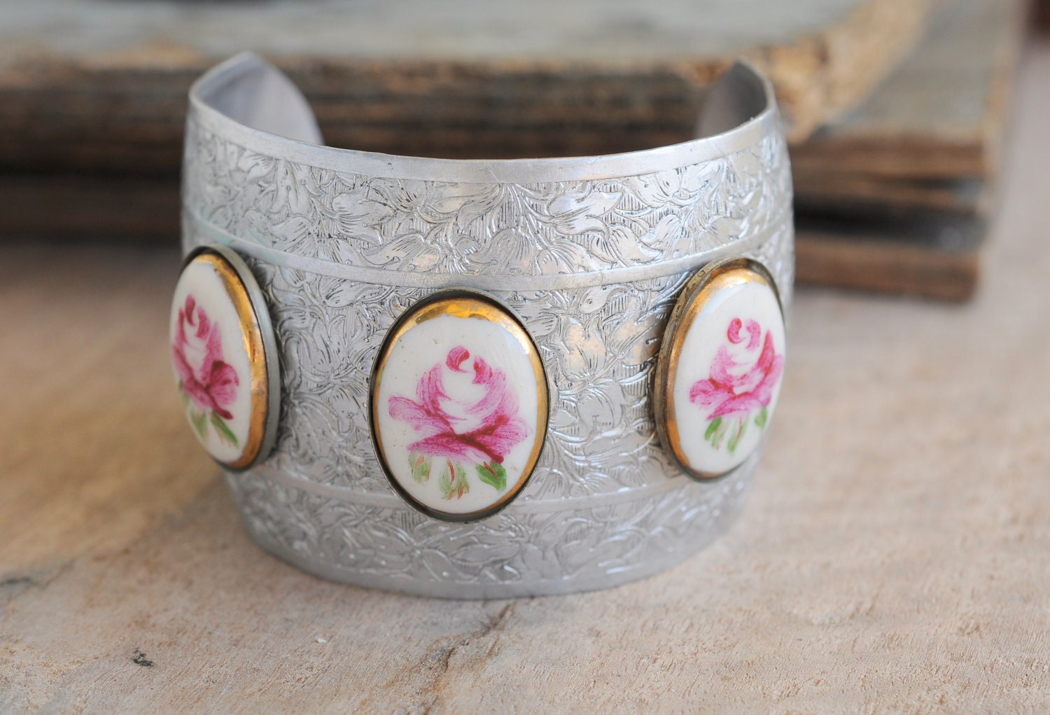 1920s vintage / Art Deco aluminium cuff // PORCELAIN ROSE
