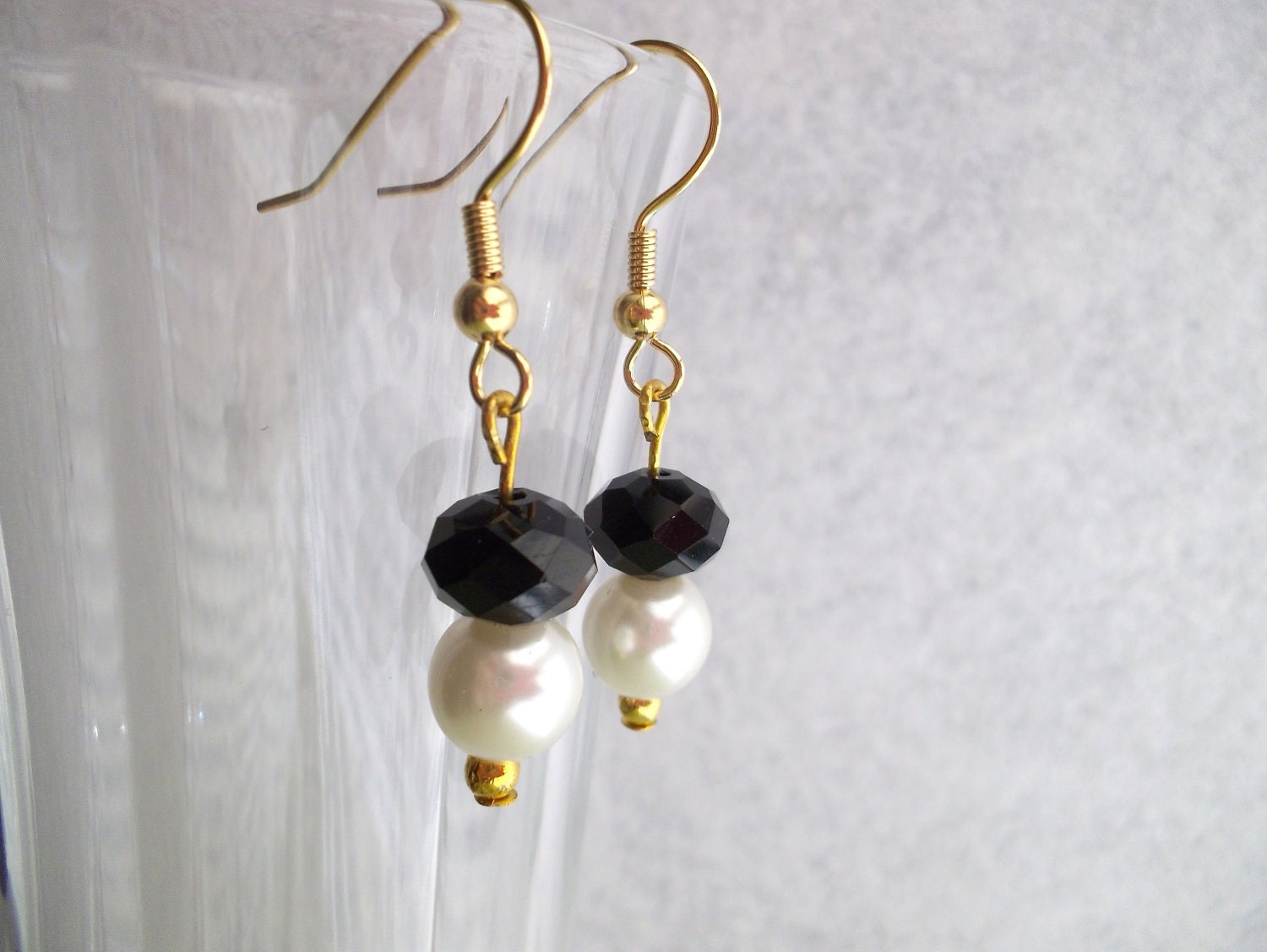 White Pearl Black Crystal Dangle Earring Delicate Goldtone