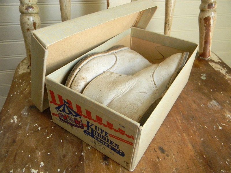 Vintage Baby shoes White Leather Kids Shoes, 1950s