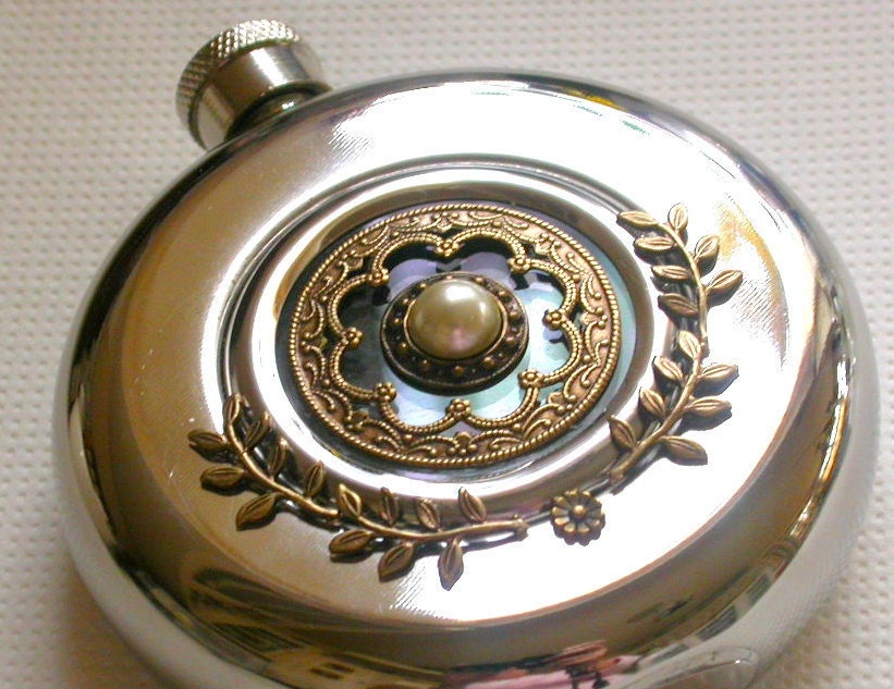 Round Hip Flask Window Stainless Steel - 5 oz - Vintage Style Alcohol Accessories