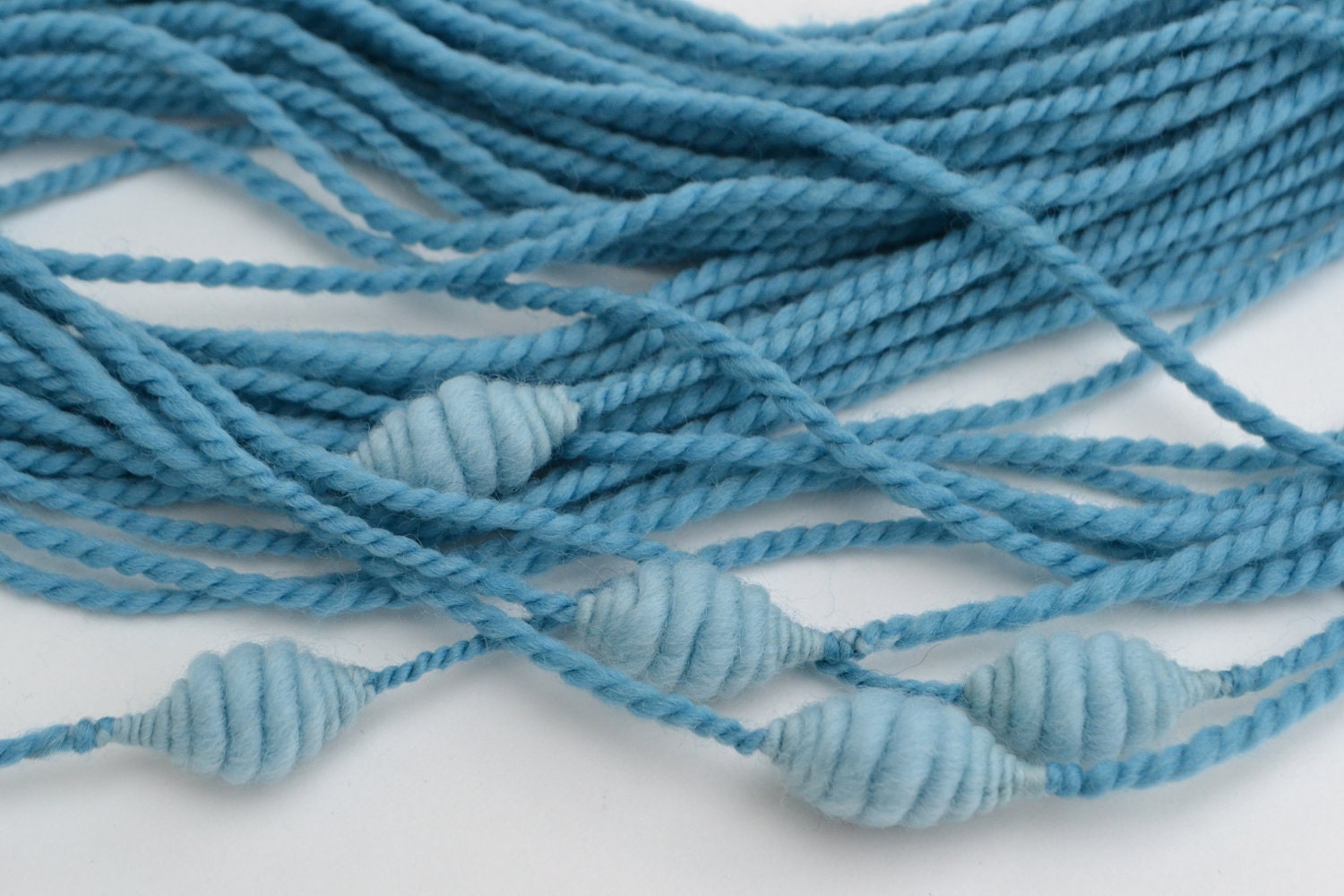 Glacier handspun beehive art yarn - 55 Yards