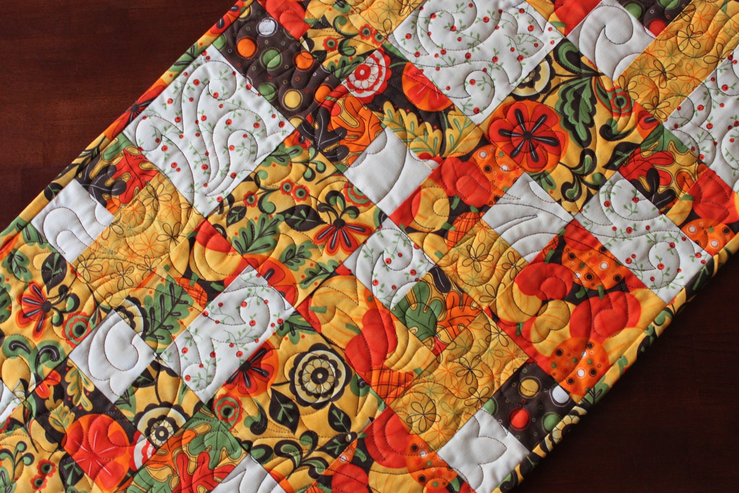 Quilted Fall & Thanksgiving Table Runner