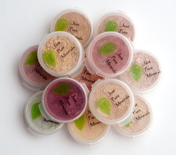 Pick 4 Samples of Vegan Mineral Makeup for just 2 BUCKS
