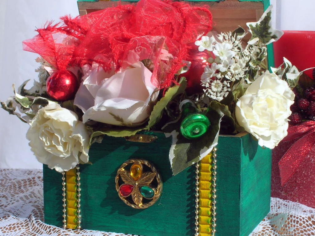 Christmas treasure box