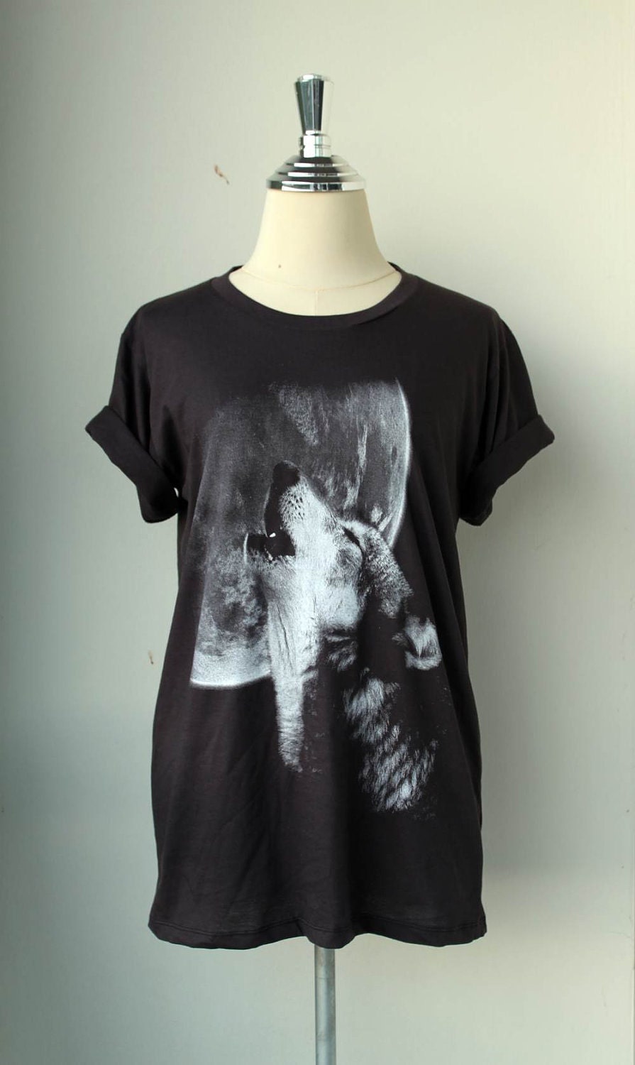 Wolf T-shirt  -  Men T-shirt Wolf Screenprinted Short sleeve unisex T-shirt Available In Size S,M,L.