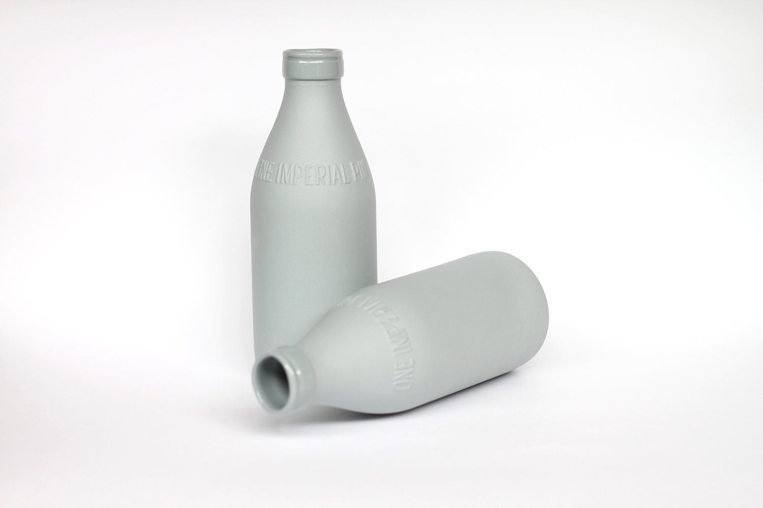 porcelain replica vintage milk bottle (concrete)