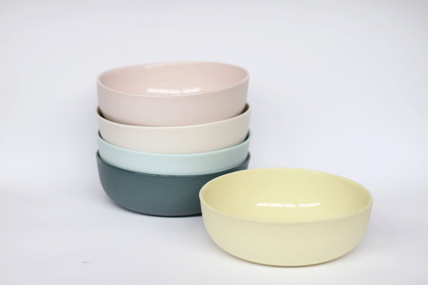 nesting bowl medium - porcelain (citrus colour)