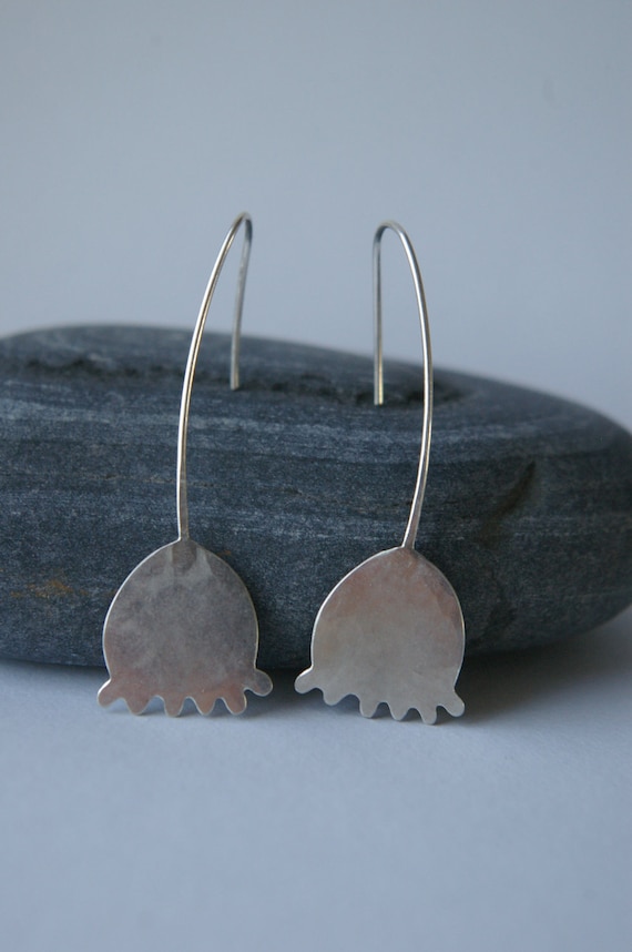 Silver poppy seed head dangle earrings
