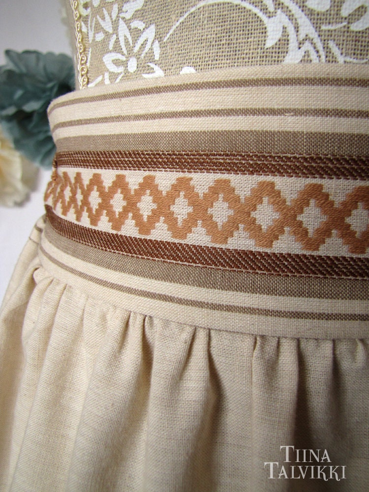 Upcycled Skirt "Pihkahäntä" - LAST ONE - Squirrel and Handkerchief - Reclaimed Table Cloth - Scandinavian Pattern - Autumn Fall Fashion