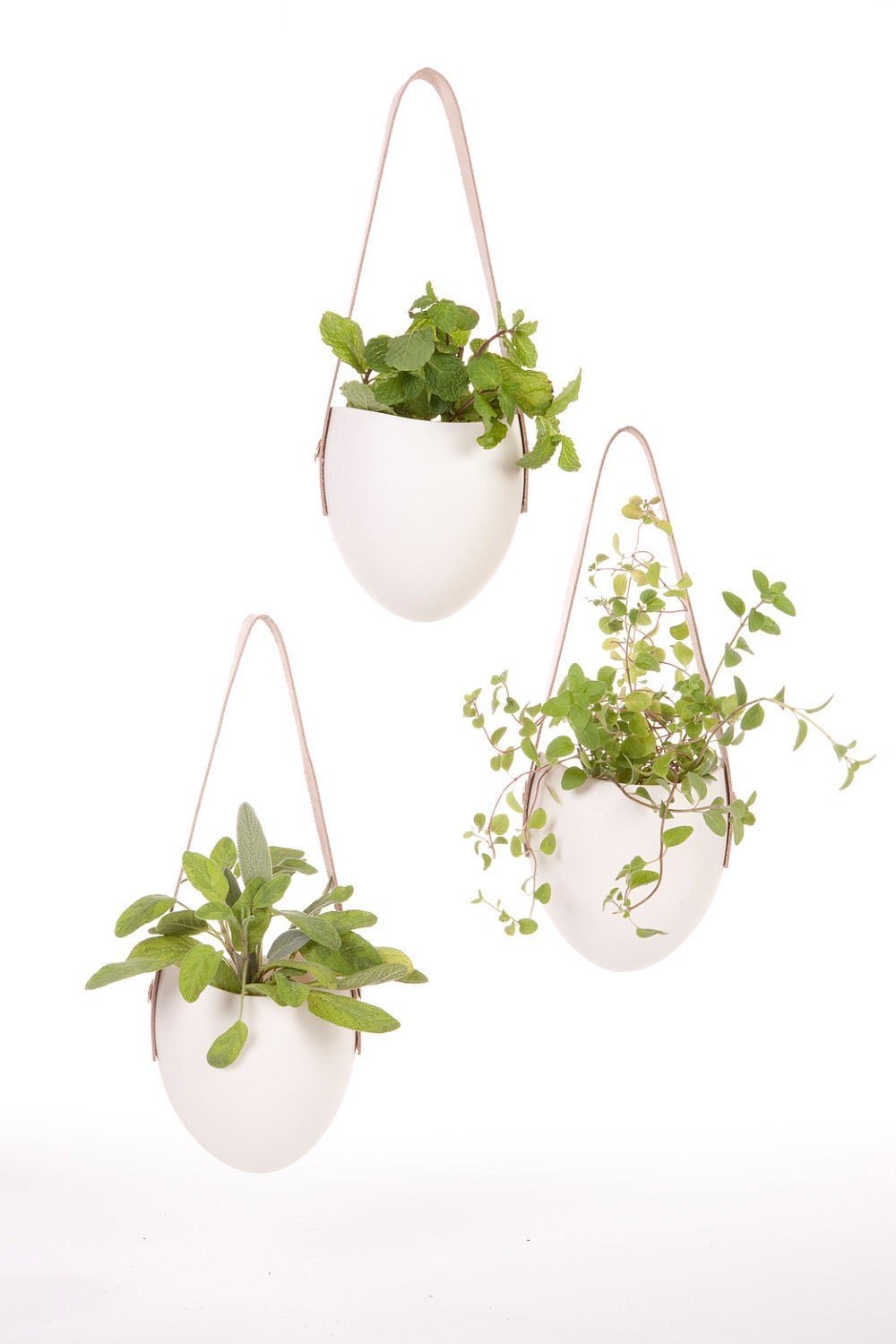 Set of 3 porcelain and leather hanging containers
