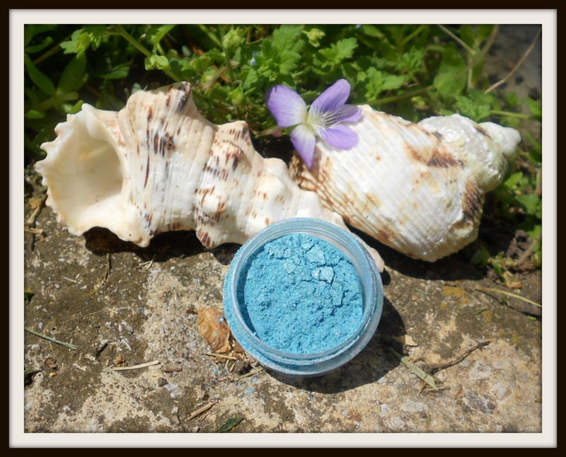Vegan Eye Shadow - 5 grams - Shimmering Mediterranean Blue