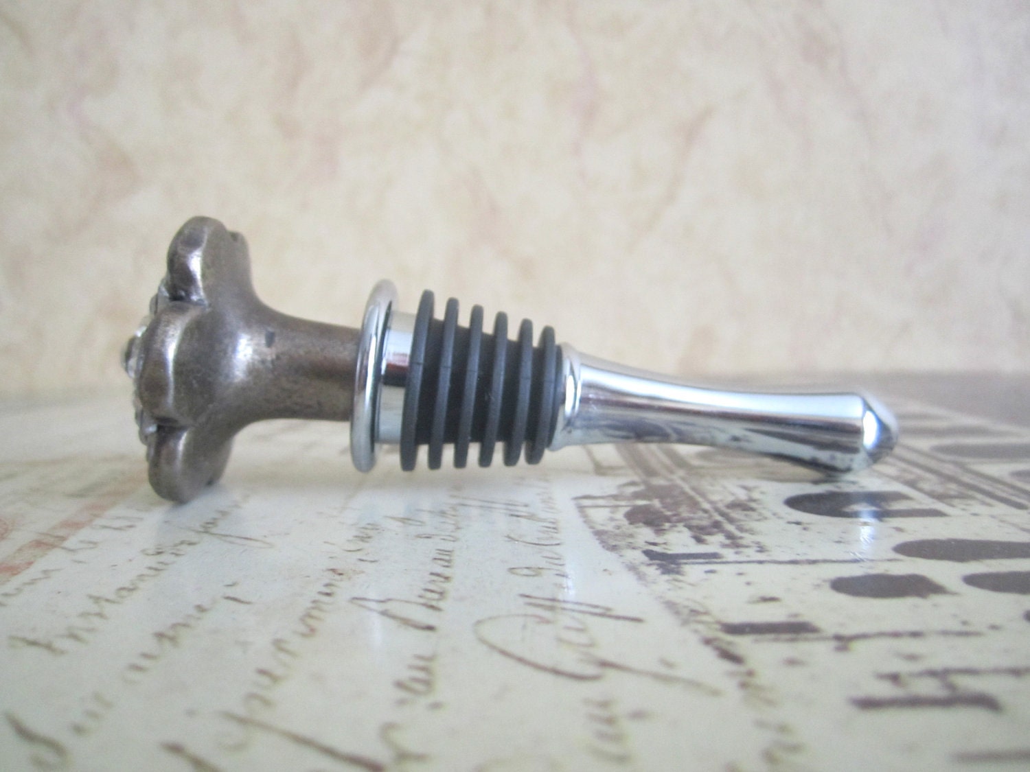 Wine Bottle Stopper - Gold Flower with Rhinestones Wine Stopper