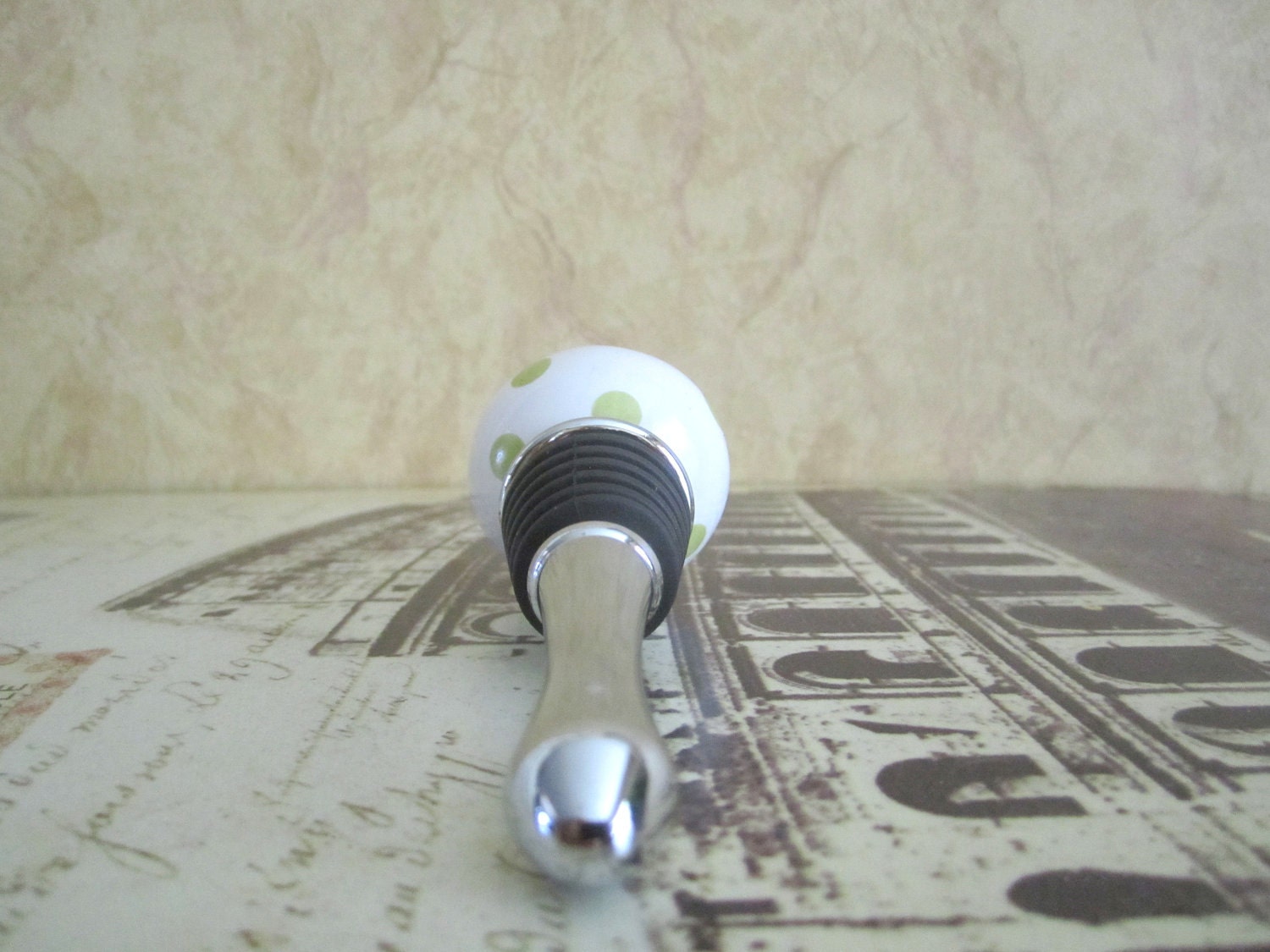Wine Bottle Stopper - Round White & Green Polka Dots Wine Stopper