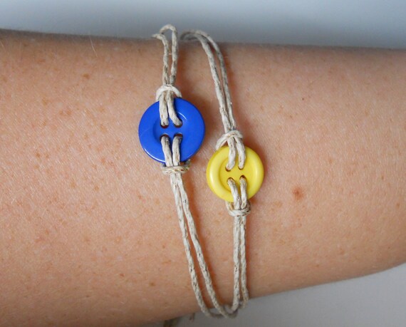 Cute as a button bracelet in bright colors--Updated May 2012
