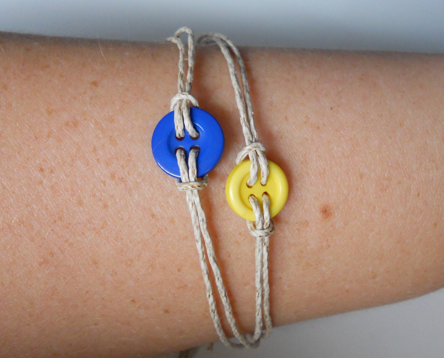 Cute as a button bracelet in bright colors--Updated May 2012