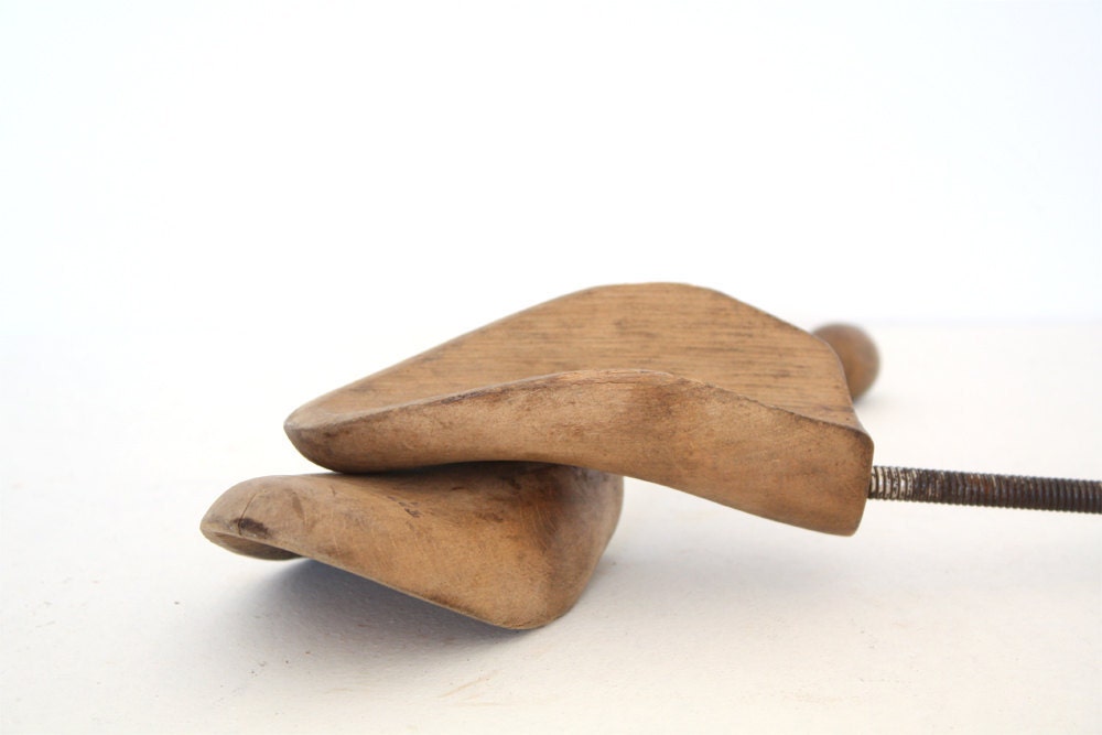Vintage wooden shoes stretchers forms lasts - tenditors eureka