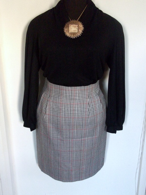 Vintage Houndstooth Plaid Pencil Skirt - Mod