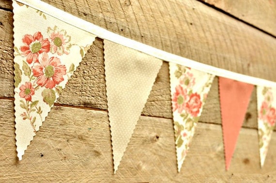 Charming - Vintage Bunting Banner with 12 Flags