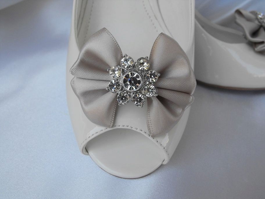 Handmade bow shoe clips with rhinestone center bridal shoe clips wedding accessories in champagne