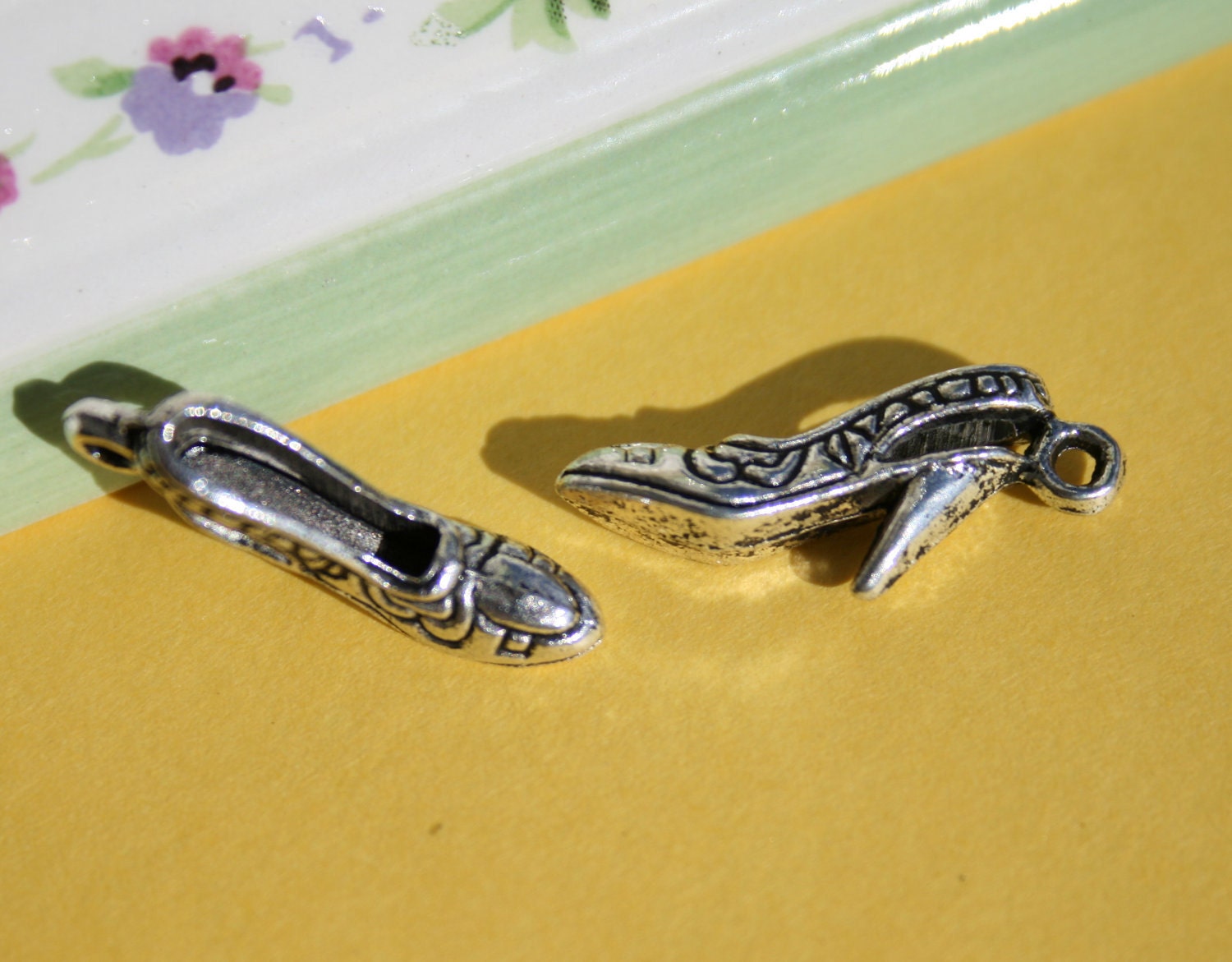 5 -  Silver High Heal Charms  ts 033-1