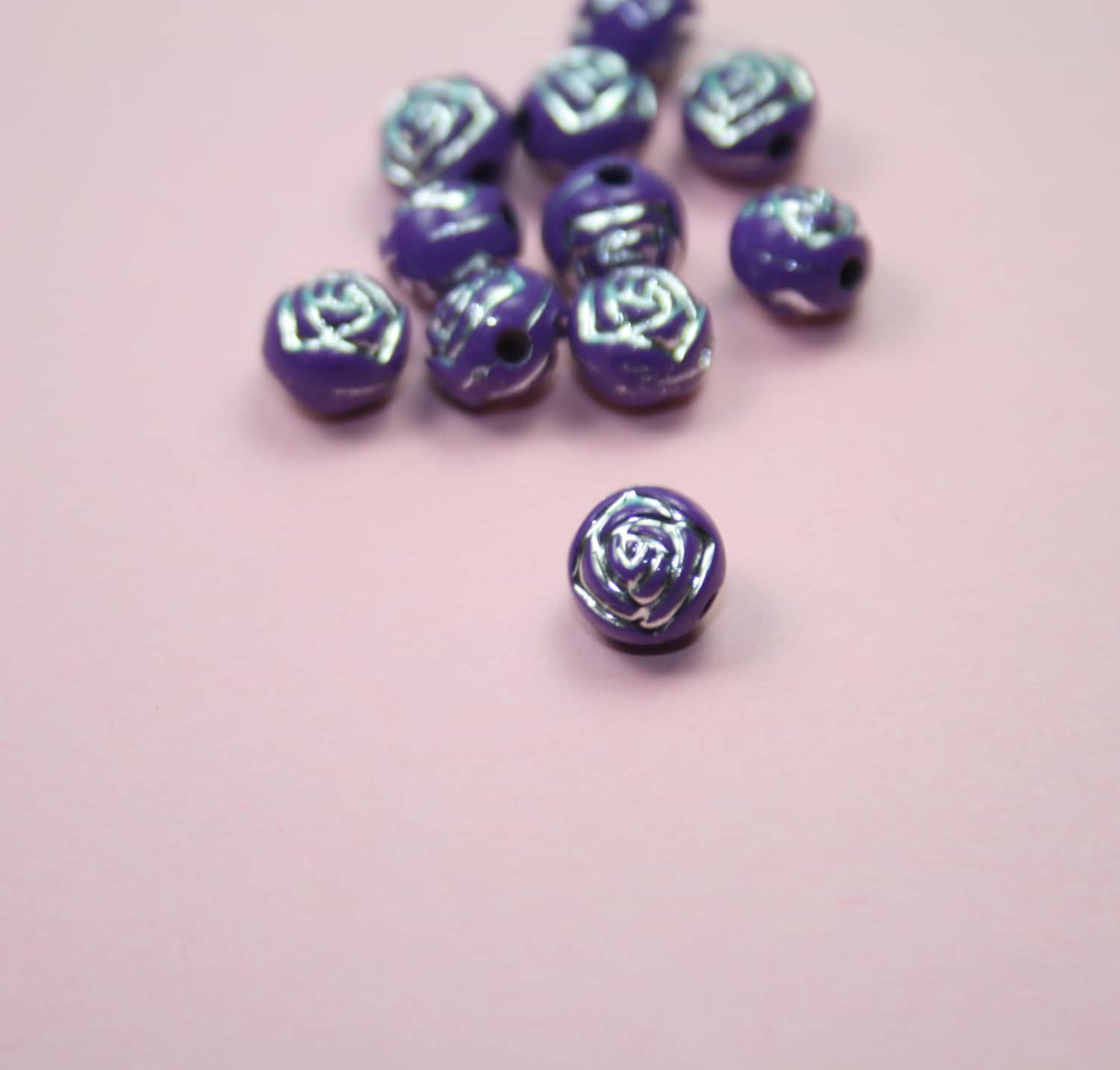 7 mm Purple  Rose Plastic Beads pa059