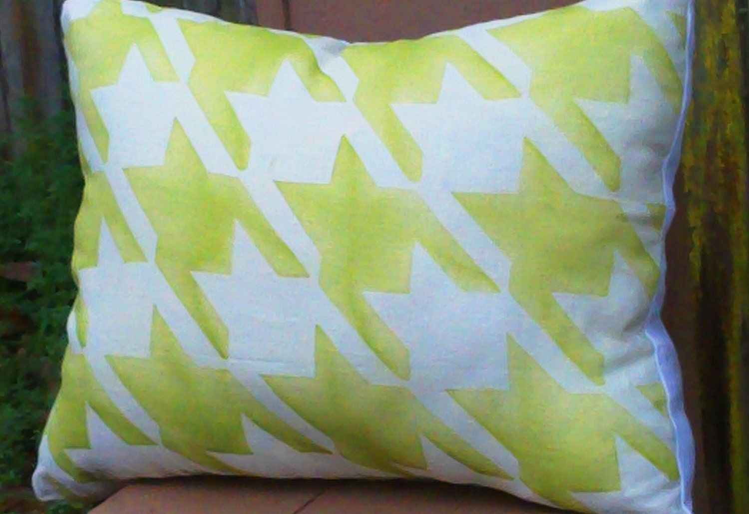 Spring Linen Pillow Houndstooth Yellow Green