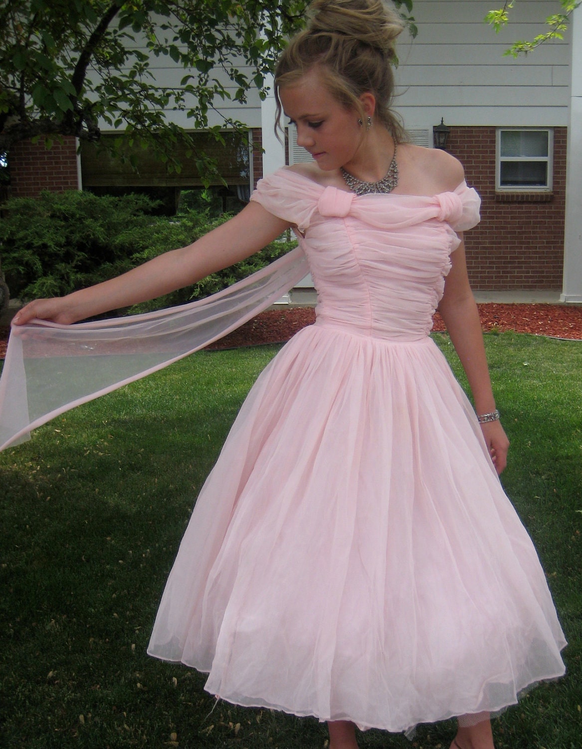 1950s prom dress - pink with full tulle skirt & long elegant back scarf